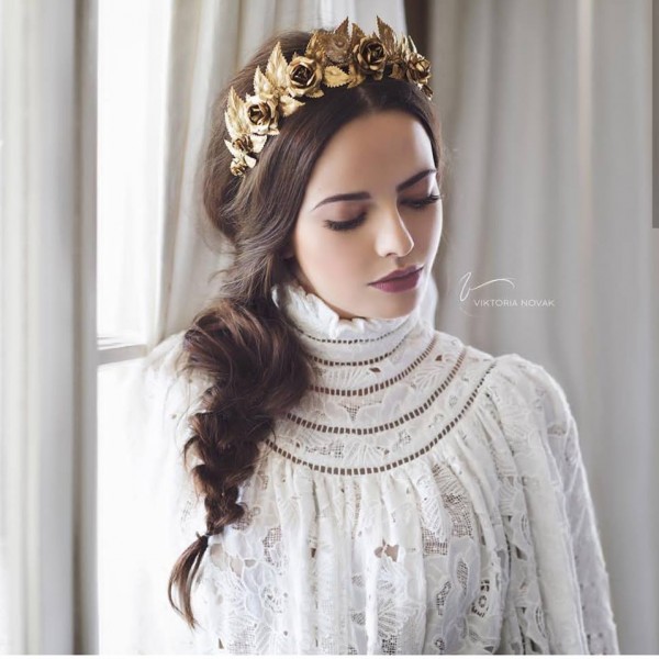 تيجان جميلة تحول العروس العادية إلى إمبراطورة