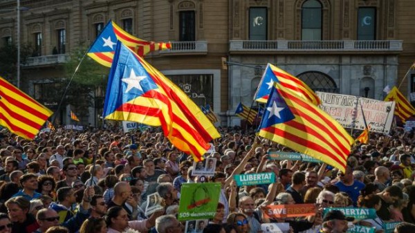 المحكمة الدستورية في إسبانيا تُعرقل أحدث محاولة لاستقلال كتالونيا