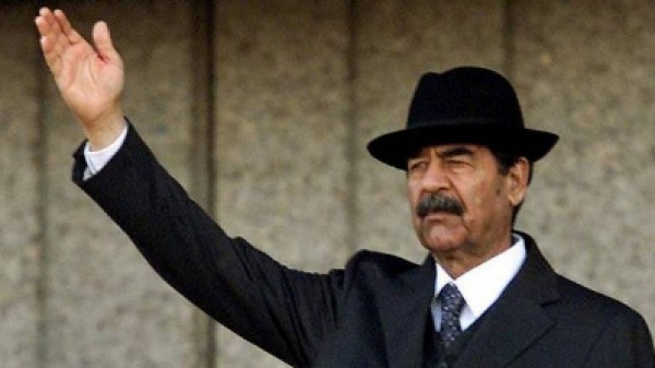 ظهرت بفيلم سينمائي.. سيارة صدام حسين البنتلي النادرة  التي فتنته معروضة للبيع