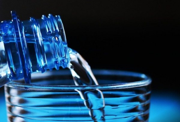 5 حقائق لو عرفتها عن زجاجات المياه المعبأة لن تسخدمها أبداً