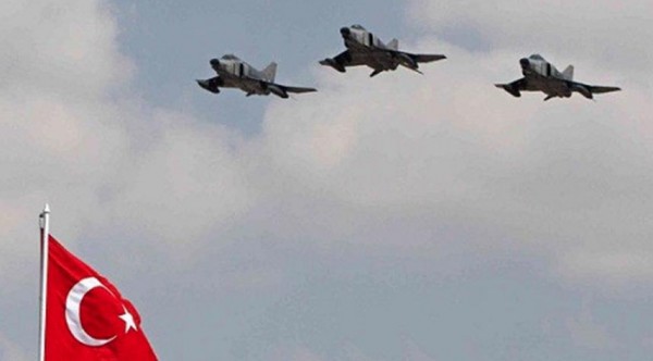 الطيران التركي يقصف اهدافا لحزب العمال الكردستاني شمالي العراق