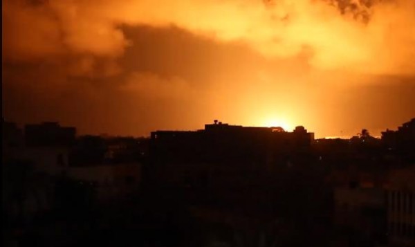 شاهد: لحظة استهداف الاحتلال موقعاً للمقاومة بأكثر من 10 صواريخ بخانيونس