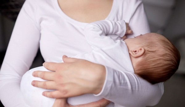 4 شائعات عن الرضاعة الطبيعية.. لا تصدّقيها