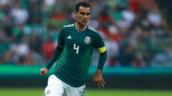 المكسيكي رافاييل ماركيز يعلن اعتزاله كرة القدم نهائياً