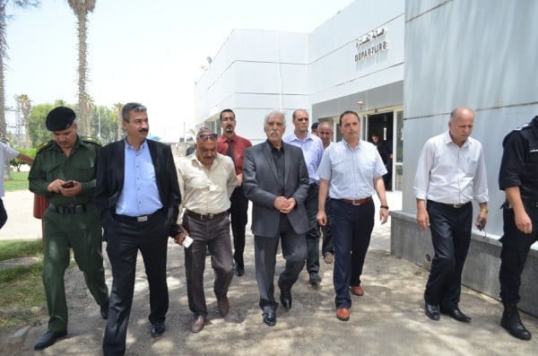 أبو النجا يزور معبر رفح البري ويشيد بجهود العاملين فيه