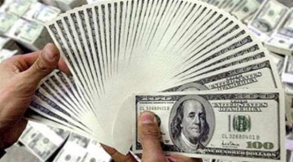 الدولار يسجل أعلى مستوى في 5 أيام