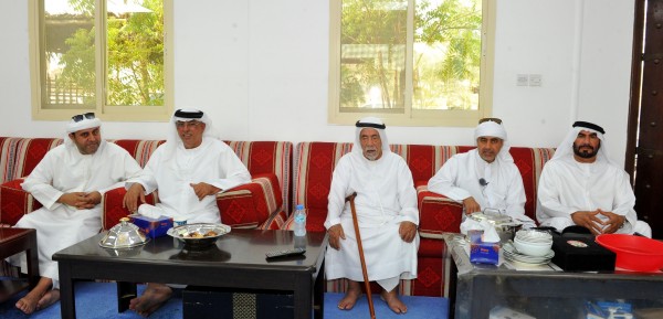 بلدية مدينة أبوظبي ونادي تراث الامارات يعقدان اجتماعاً توعوياً لحماية المستهلك