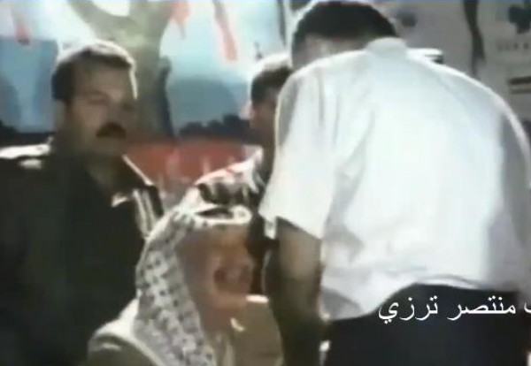 شاهد: ضحكات الرئيس ياسر عرفات مع الشهيد عبد العزيز الرنتيسي
