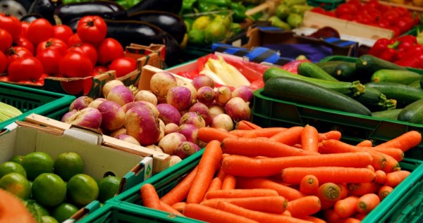 ما هي أسباب انخفاض أسعار الخضراوات في الأسواق.. وهذا ما حدث مع البطيخ الكبير