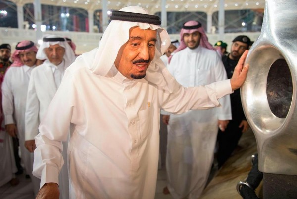 مسؤول سعودي: هذا ما يفعله الملك سلمان كل يوم قبل نومه
