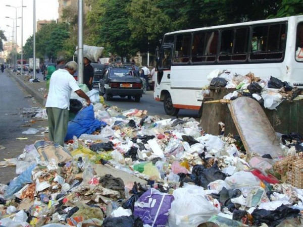 "مليونير الزبالة" يكشف السر: "القمامة في مصر كلها خير"