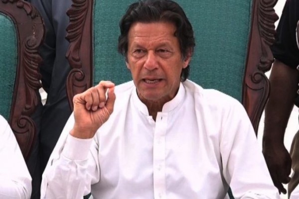 البرلمان الباكستاني ينتخب عمران خان رئيسا للوزراء