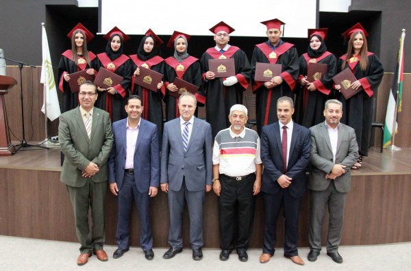 كلية فلسطين الاهلية الجامعية تحتفل بتخريج طلبة التربية الخاصة