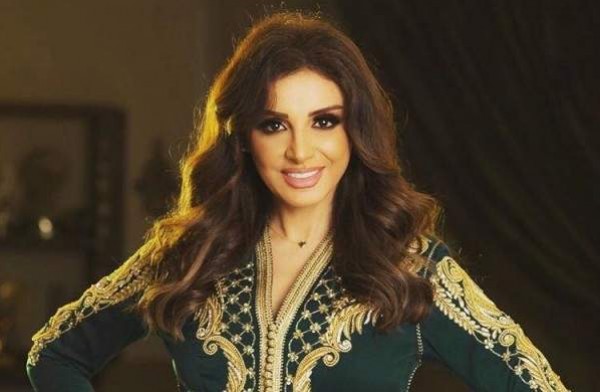 عادات غريبة للفنانات قبل تسجيل الأغاني.. لن تصدقوا ماذا تفعل جنات وانغام