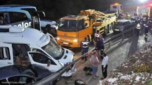 "حادث مرعب".. اصطدام 33 مركبة في تركيا