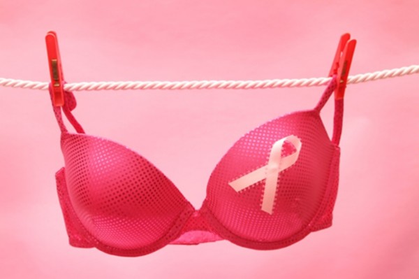 9 أعراض لسرطان الثدي لا تعرفها كل النساء