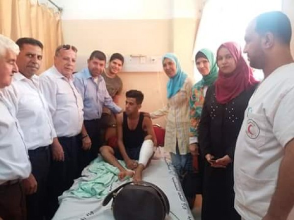 التجمع الفلسطيني للوطن والشتات يتفقد جرحى مسيرات العودة في مستشفى الشفاء