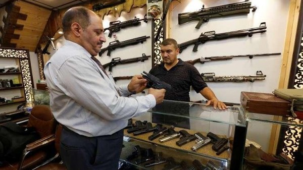 متاجر لبيع السلاح تظهر في أسواق بغداد