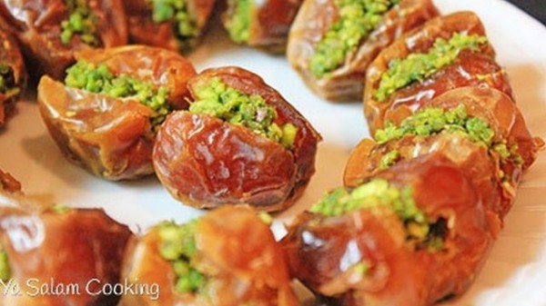 حلى التمر المحشي