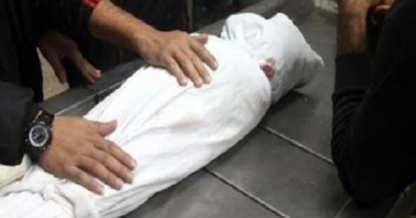 "أنا ولدك ماتقتلني".. سوداني يمزق أحشاء طفله بحربة