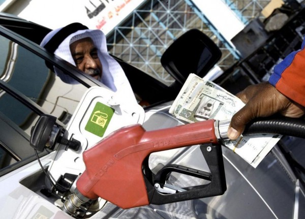 3 دول خليجية ترفع أسعار الوقود