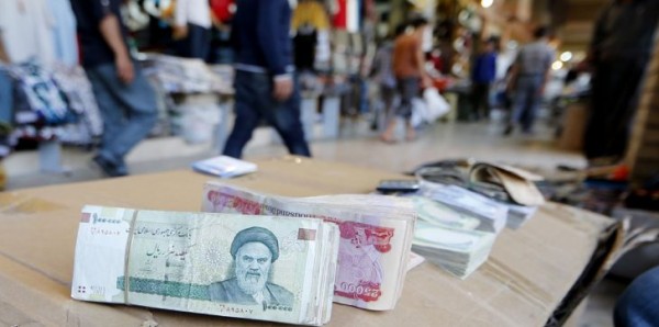 الريال الإيراني يهبط لمستوى قياسي عند نحو 146 ألف للدولار
