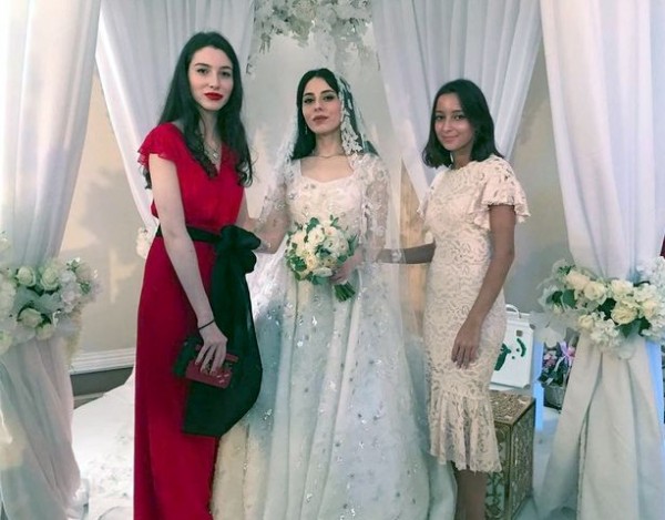 سر عبوس عروس رغم زفافها الفخم وفستان زفاف قيمته 195 ألف جنيه استرليني