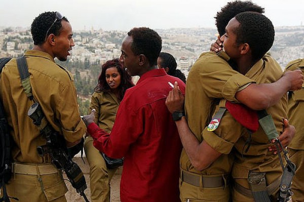اسرائيل تستأنف هجرة يهود إثيوبيا وتستقبل 1000 منهم