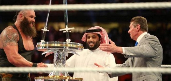 السعودية تدفع مليون دولار لمصارع شهير للعب مباراة واحدة