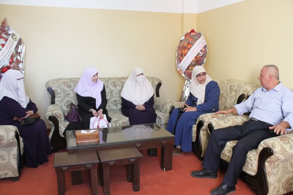 مدير التعليم يلتقي وفداً من الكتلة الإسلامية ودائرة العمل النسائي في شمال غزة