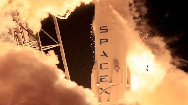 "سبيس إكس" الأمريكية ترسل الأسلحة إلى الفضاء