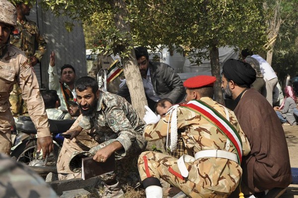 فيديو: 24 قتيلا في هجوم استهدف عرضاً عسكرياً في الأهواز جنوبي إيران