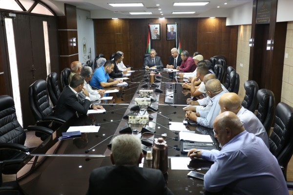 الأعرج يطلع على احتياجات هيئات محلية في محافظة نابلس من المشاريع التنموية