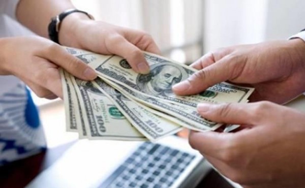 الدولار في أعلى مستوياته منذ أسبوعين
