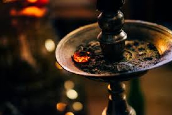 لبنان: "عامل ديلفيري أراكيل" يقيم علاقة حميمة مع ابنة الـ 14