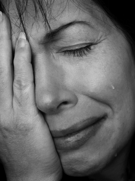 فتوى رجل دين تدفع مصرية للجمع بين زوجين