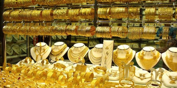 أسعار الذهب تتراجع متأثرة بمؤشرات أمريكية على تشديد السياسة النقدية
