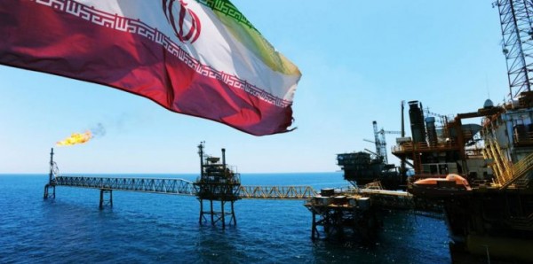 أمريكا تدرس إعفاءات من عقوبات إيران النفطية