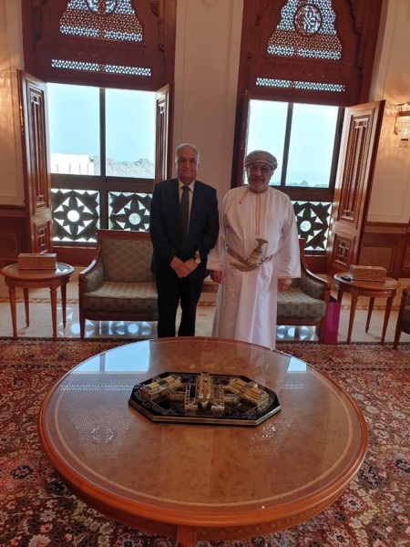 السفير د. تيسير جرادات يلتقي رئيس مجلس الدولة العُماني