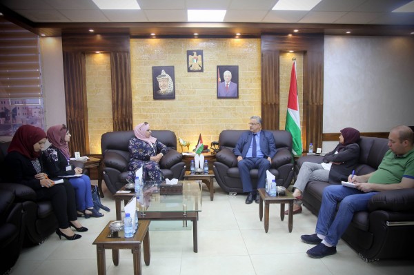 محافظ طولكرم يستقبل وفداً من جمعية إغاثة أطفال فلسطين