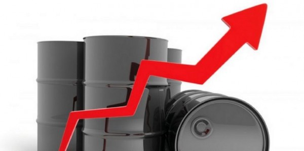 النفط يقفز أكثر من 1% بعد هبوط ليومين وما زال باتجاه انخفاض أسبوعي