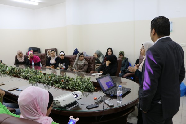 شئون الطلبة بجامعة غزة تنفذ لقاءات توعوية حول(أهمية العمل عن بعد)