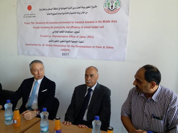 أبو سمهدانة والسفير الياباني يفتتحان عدداً من المشاريع في المحافظة الوسطى