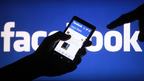 الكنيست الإسرائيلي يُطالب (فيسبوك) بحذف آلاف الحسابات