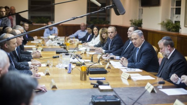 الوزراء الإسرائيليون يؤيدون توجيه ضربة قاسية لحماس