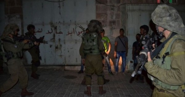 قوات الاحتلال تعتقل 10 مواطنين بالضفة الغربية