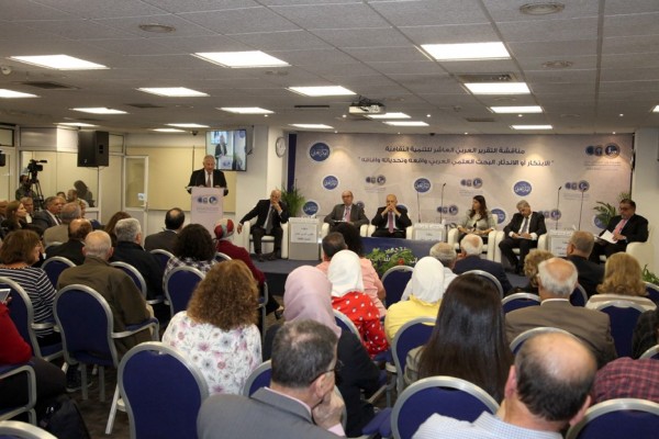 باحثون وأكاديميون يناقشون في "شومان" تقرير التنمية الثقافية العاشر
