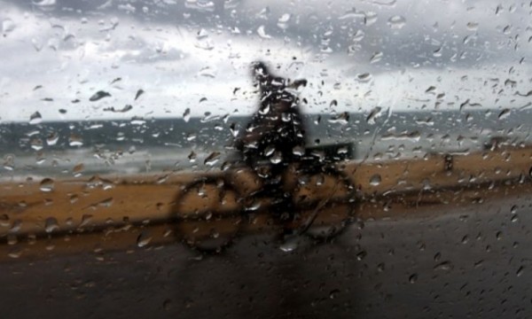 الطقس: أجواء غائمة جزئياً وفرصة ضعيفة لتساقط زخات من الأمطار