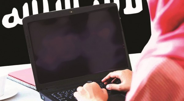 حاسوب الزوجة يكشف جريمة قتلها زوجها بمساعدة عشيقها وابنته