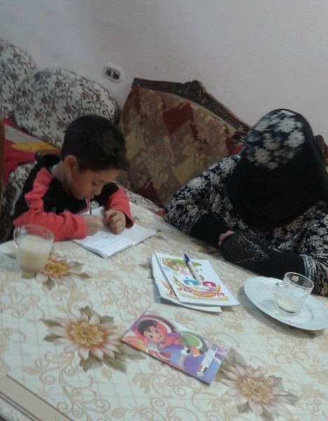 "أبلة انشراح".. أم مصرية تُشعل مواقع التواصل بحيلتها الصادمة مع طفلها